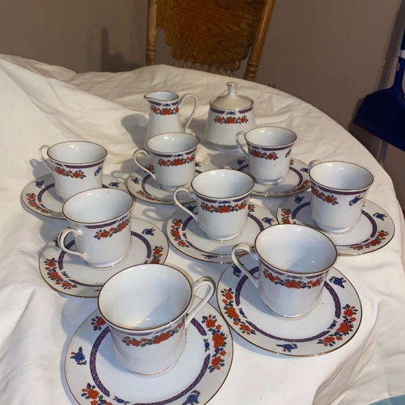 Vintage Crown Ming Fine China